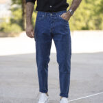 Tapered Jeans Escura
