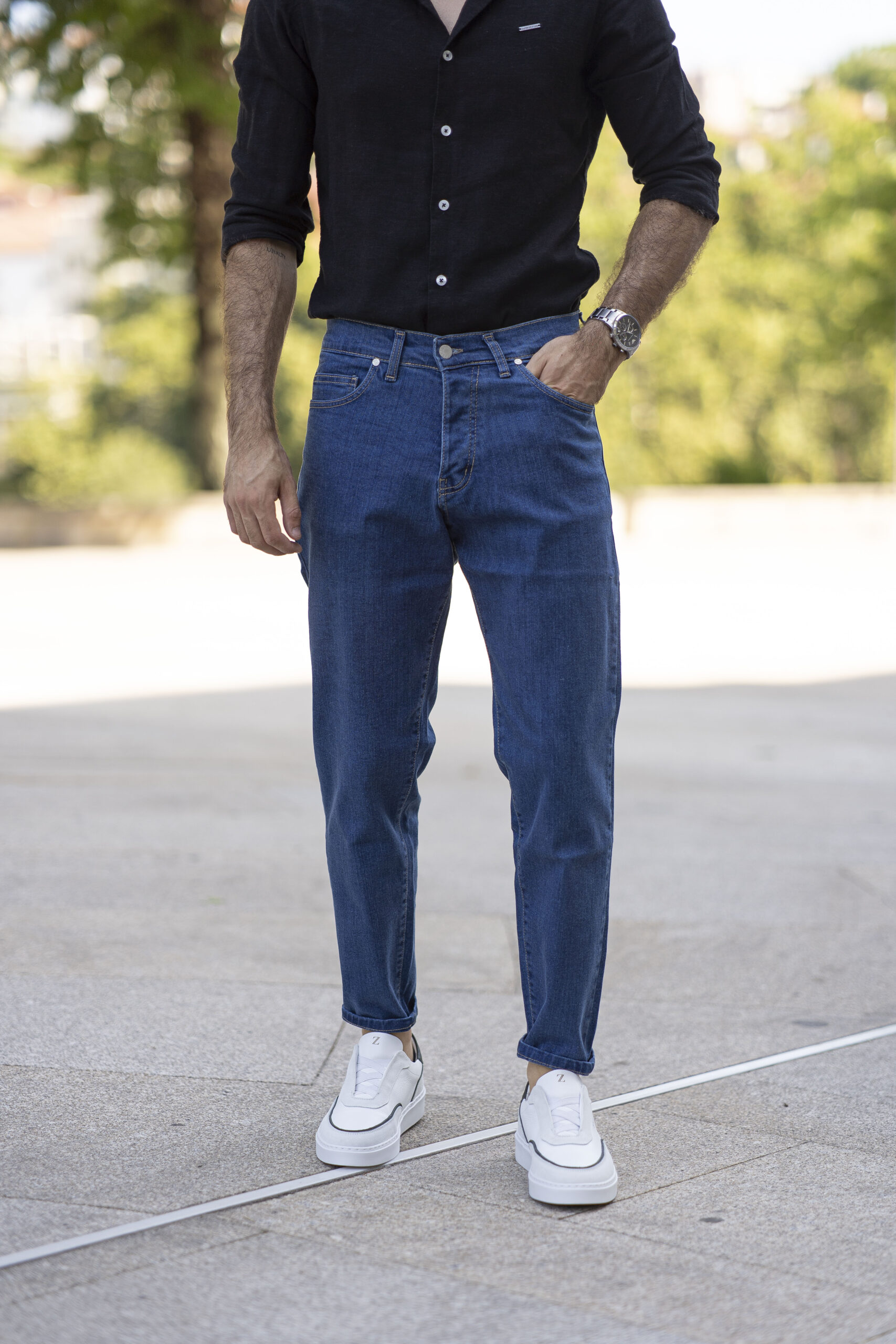 LM_09043 Tapered Jeans Escura - Image 1