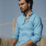 Camisa de linho azul turquesa